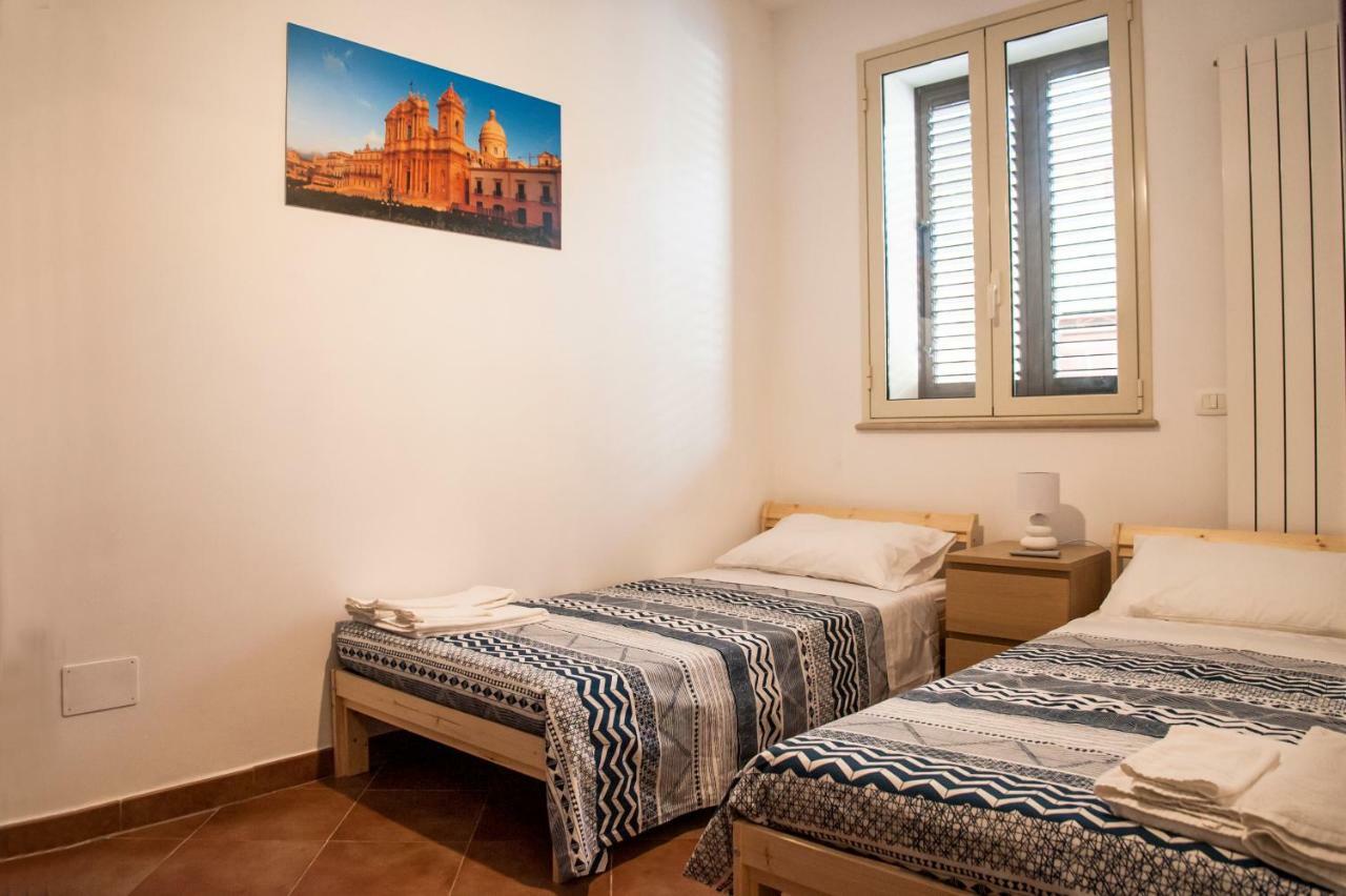 La Lanterna Casa Vacanze Daire Noto Dış mekan fotoğraf